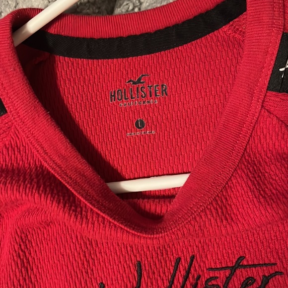 Red and black Hollister long sleeve large - Picture 2 of 4